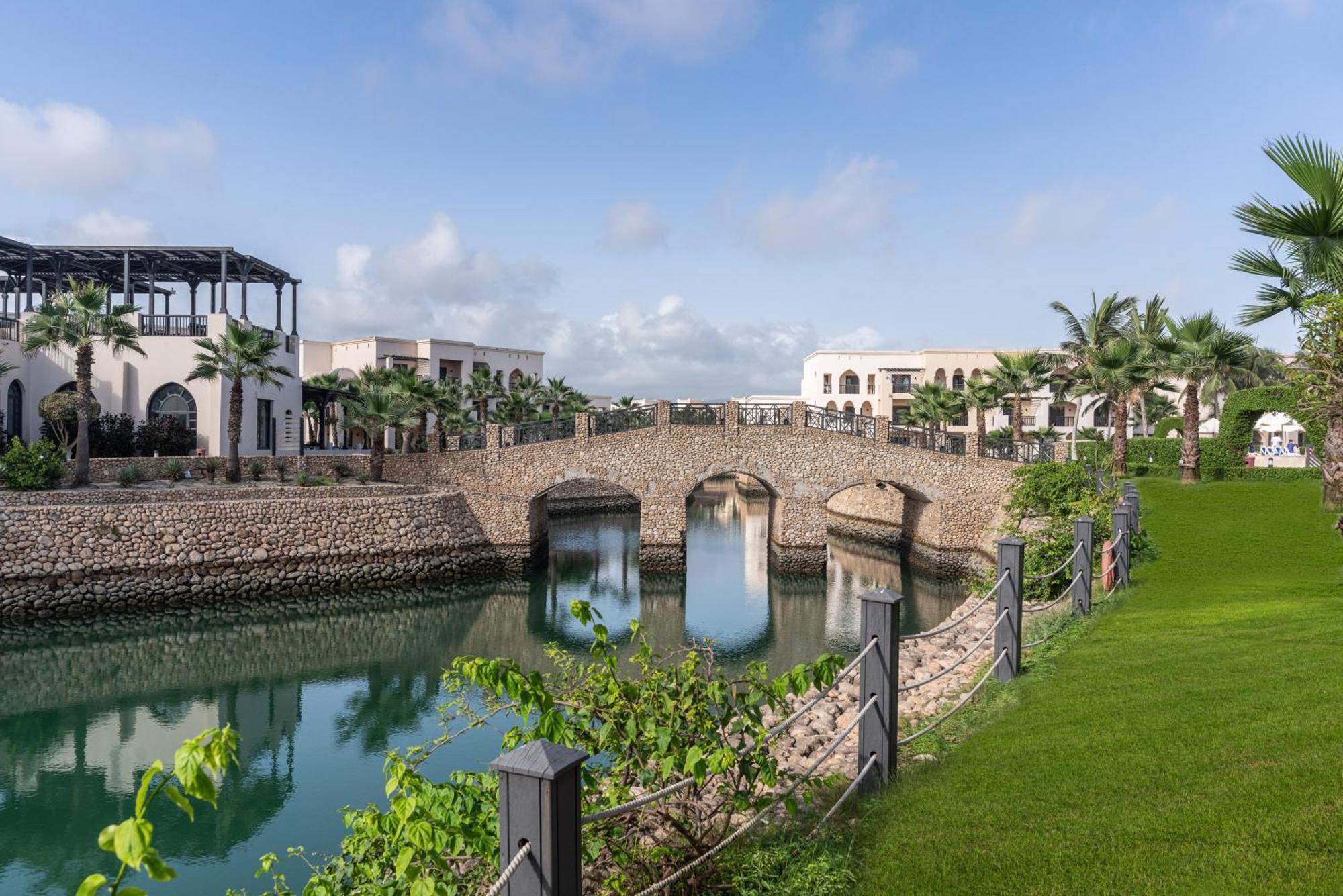 Salalah Rotana Resort Eksteriør bilde Al Kharaitiyat