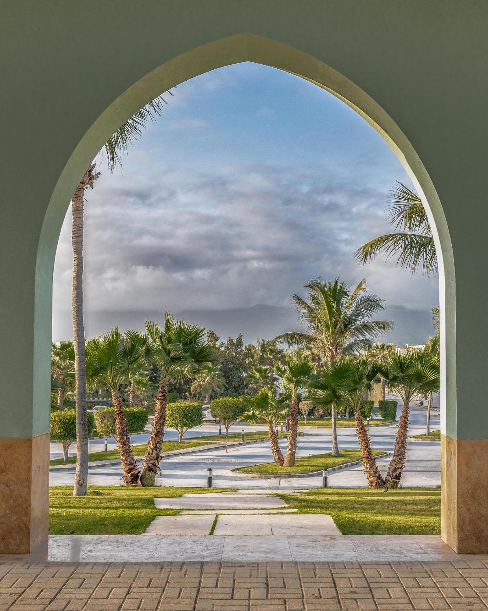 Salalah Rotana Resort Eksteriør bilde The Palm Beach Outlets